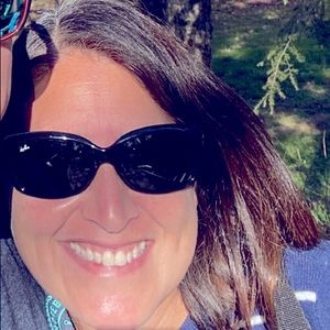 Meet your Posher, Leslie